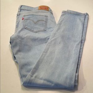 Levi’s 711 Skinny